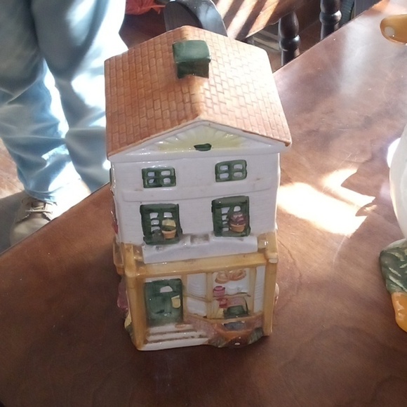 Vintage Ceramic Village Three Story Building Cookie Jar - Picture 2 of 4